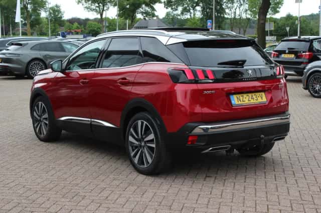 Peugeot 3008 (2017) thumbnail 3
