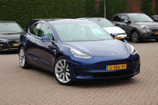 Tesla Model 3 (2019) thumbnail 1