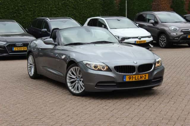 BMW Z4 (2010) thumbnail 1