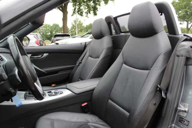 BMW Z4 (2010) thumbnail 4