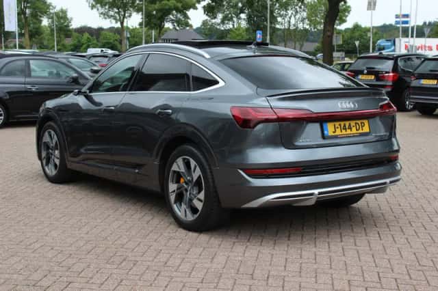 Audi e-tron (2020) thumbnail 3