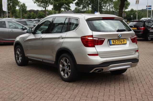 BMW X3 (2017) thumbnail 3