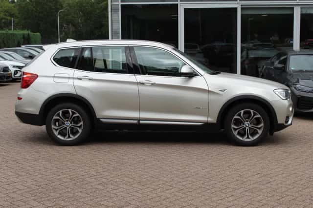 BMW X3 (2017) thumbnail 5