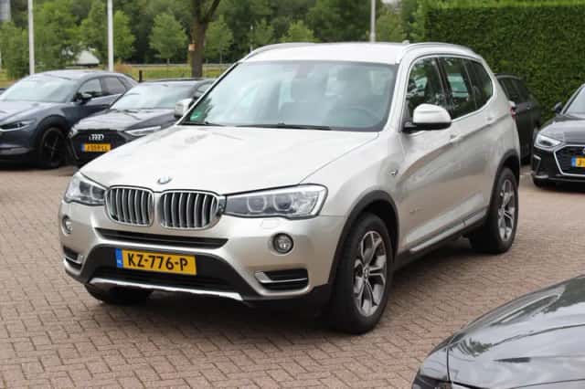 BMW X3 (2017) thumbnail 6