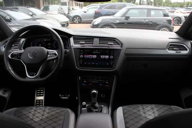 Volkswagen Tiguan (2022) thumbnail 2