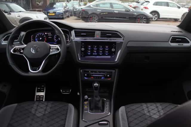 Volkswagen Tiguan (2022) thumbnail 2