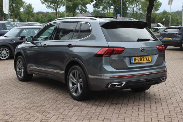 Volkswagen Tiguan (2022) thumbnail 3
