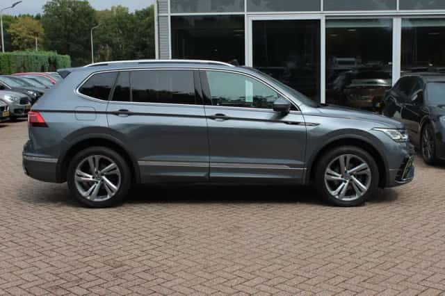 Volkswagen Tiguan (2022) thumbnail 5