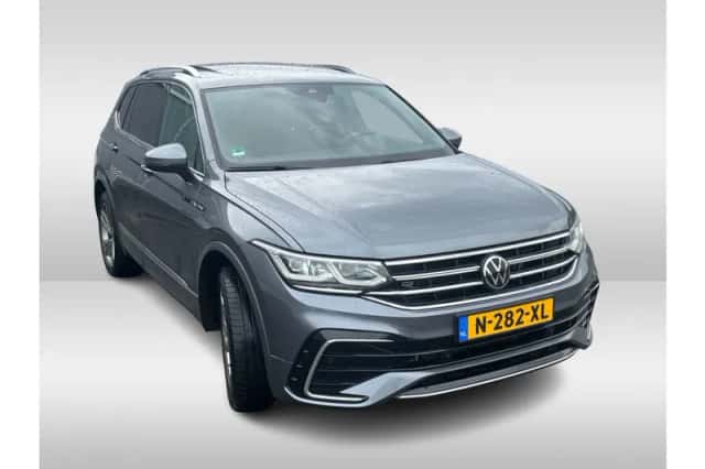 Volkswagen Tiguan (2022) thumbnail 5