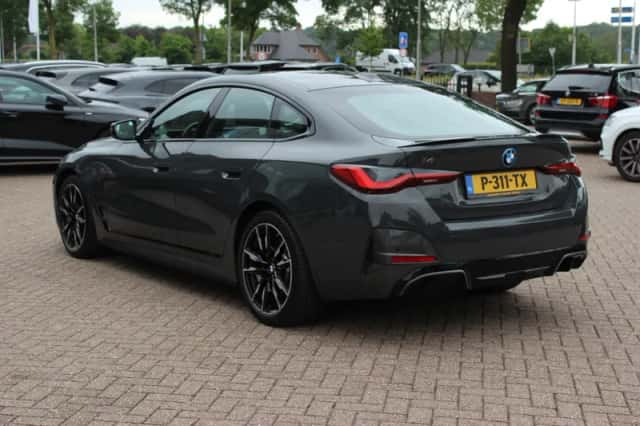 BMW i4 (2022) thumbnail 4