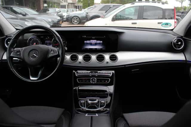 Mercedes-Benz E-Klasse (2016) thumbnail 2