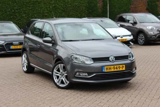Volkswagen Polo (2015) thumbnail 1