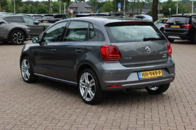 Volkswagen Polo (2015) thumbnail 3