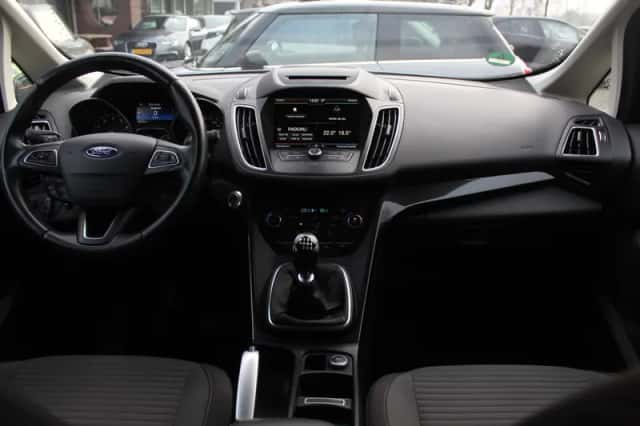 Ford C-Max (2017) thumbnail 2