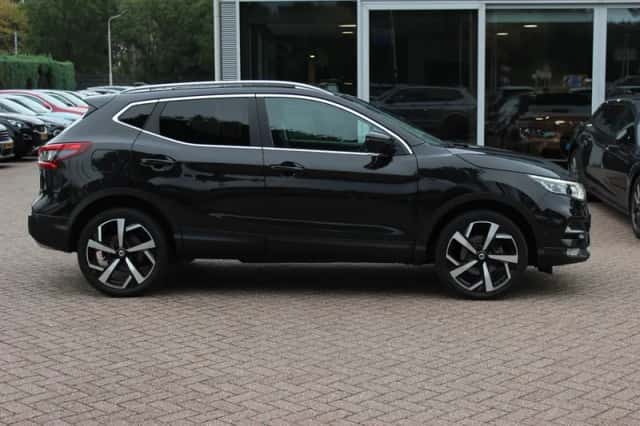 Nissan Qashqai (2018) thumbnail 5