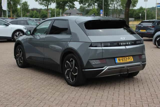 Hyundai Ioniq (2021) thumbnail 4