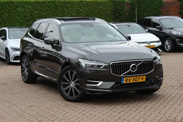 Volvo XC60 (2018) thumbnail 1