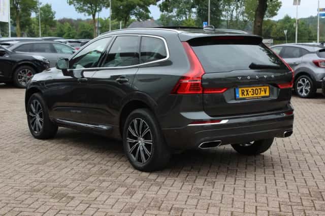 Volvo XC60 (2018) thumbnail 3