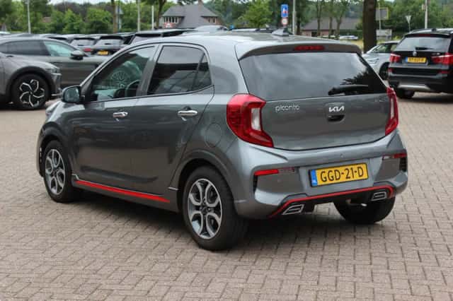Kia Picanto (2024) thumbnail 3