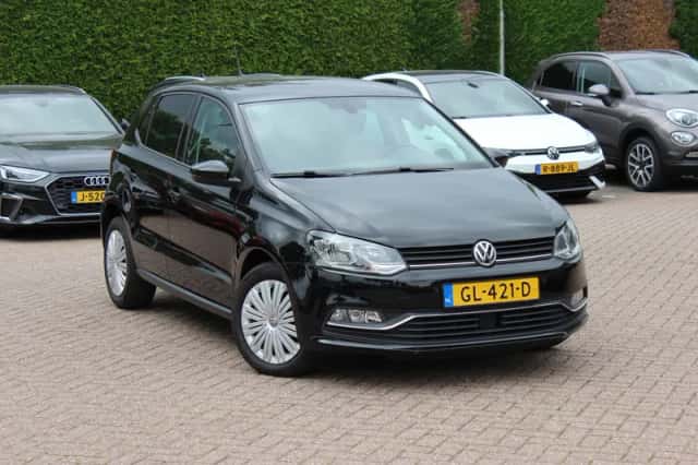 Volkswagen Polo (2015) thumbnail 1
