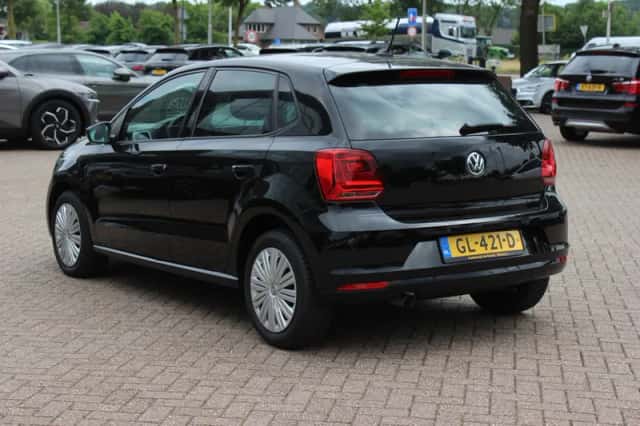 Volkswagen Polo (2015) thumbnail 3