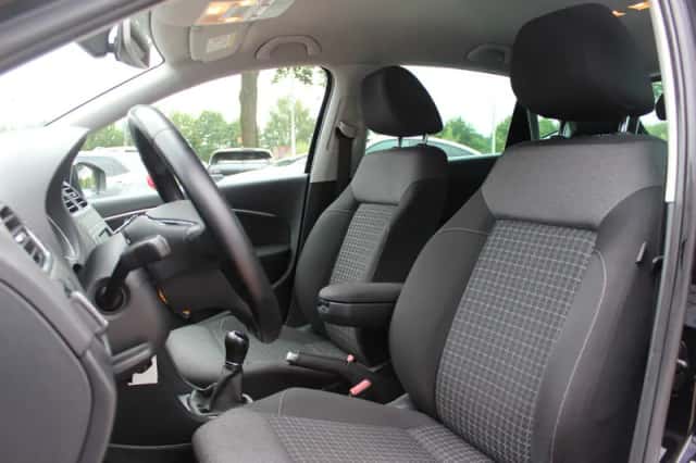 Volkswagen Polo (2015) thumbnail 4