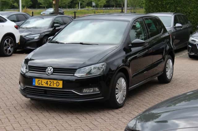 Volkswagen Polo (2015) thumbnail 6