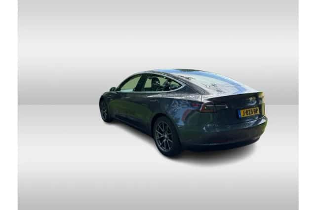Tesla Model 3 (2020) thumbnail 3