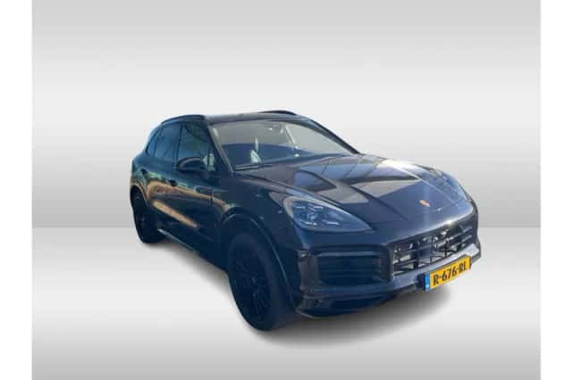 Porsche Cayenne (2020) thumbnail 3