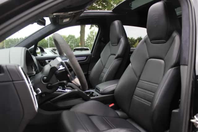 Porsche Cayenne (2020) thumbnail 4