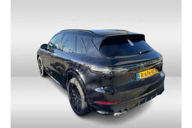 Porsche Cayenne (2020) thumbnail 4