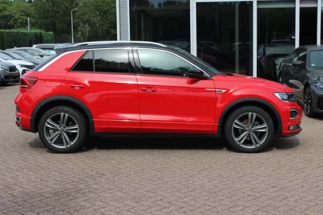 Volkswagen T-Roc (2021) thumbnail 5