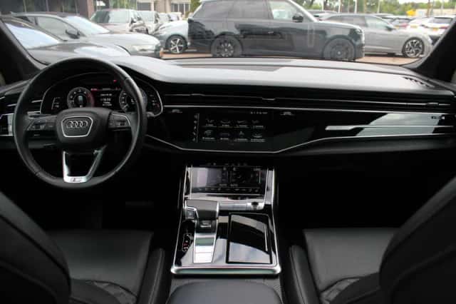 Audi Q7 (2021) thumbnail 3