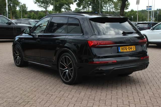 Audi Q7 (2021) thumbnail 4
