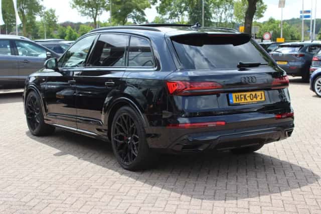Audi Q7 (2021) thumbnail 4