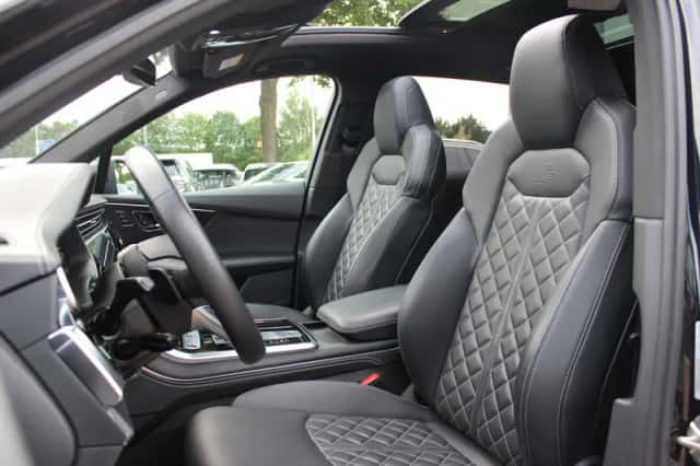 Audi Q7 (2021) thumbnail 5