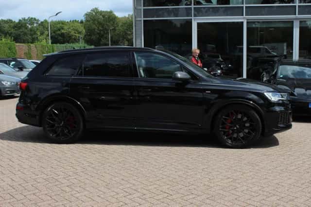 Audi Q7 (2021) thumbnail 6