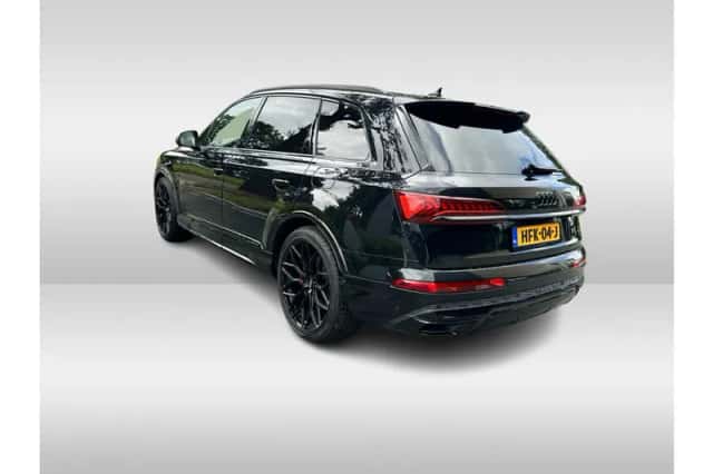 Audi Q7 (2021) thumbnail 6