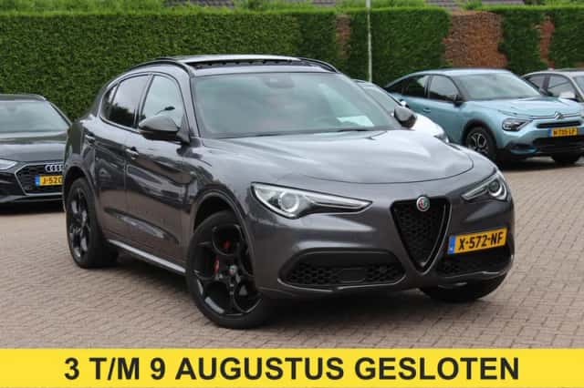 Alfa Romeo Stelvio (2019) thumbnail 1