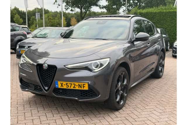 Alfa Romeo Stelvio (2019) thumbnail 1