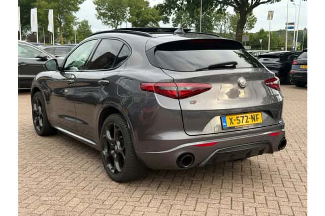 Alfa Romeo Stelvio (2019) thumbnail 6