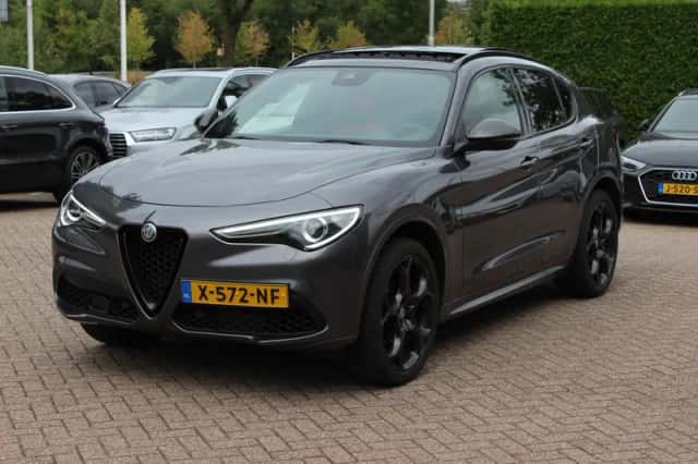 Alfa Romeo Stelvio (2019) thumbnail 6