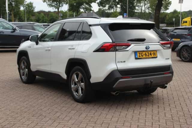 Toyota RAV4 (2019) thumbnail 3