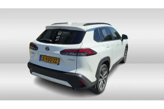 Toyota Corolla (2023) thumbnail 2