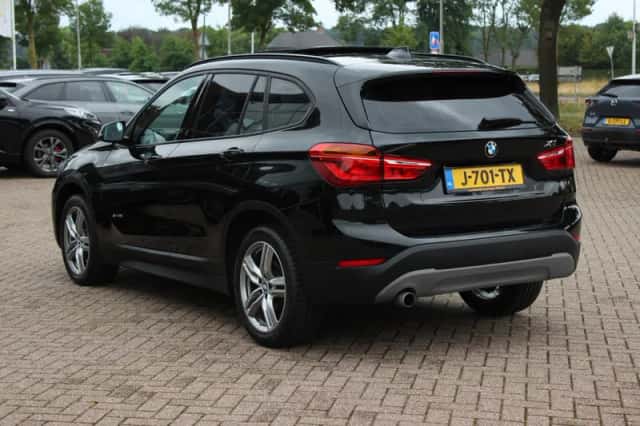 BMW X1 (2018) thumbnail 3