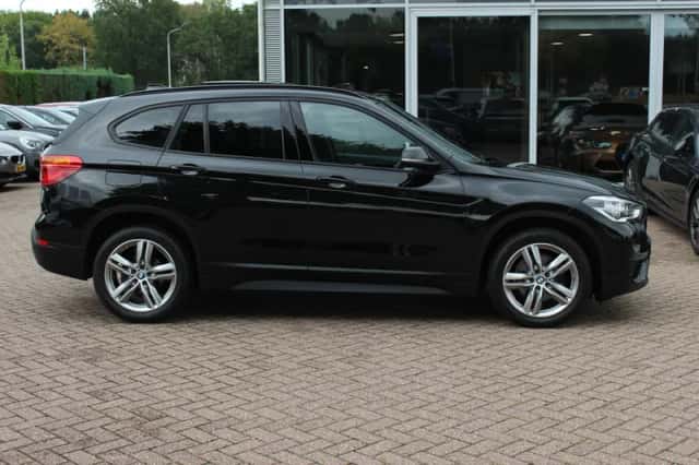 BMW X1 (2018) thumbnail 5