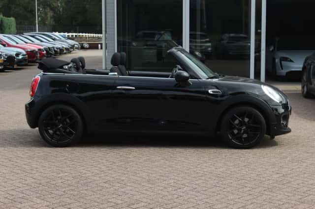 MINI Cabrio (2017) thumbnail 4
