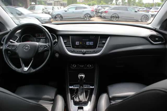 Opel Grandland (2018) thumbnail 2