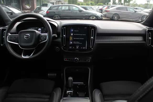 Volvo XC40 (2020) thumbnail 2