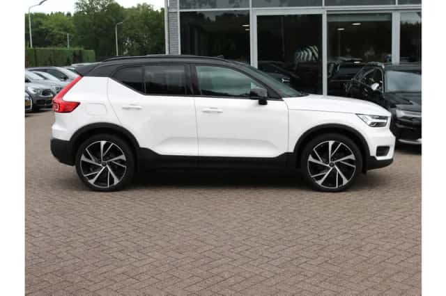 Volvo XC40 (2020) thumbnail 4
